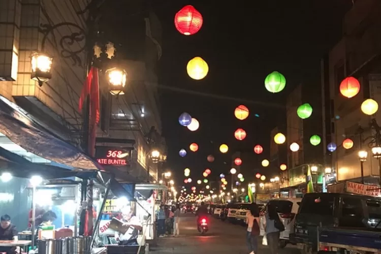 5 Tempat Makan Malam Paling Enak Dan Murah Di Bandung, Surganya Makanan ...