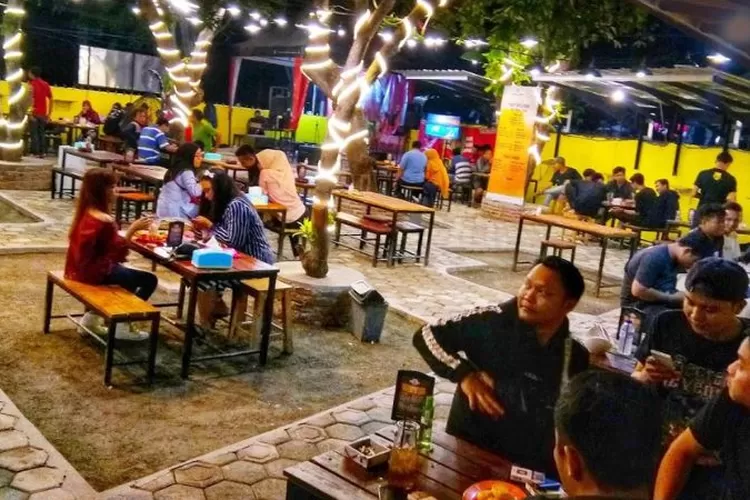 Di Karawang Nongkrong Bisa Jadi Asik! 13 Rekomendasi Cafe Yang Nyaman, Asik  Buat Ngumpul Bareng Bestie - Quena