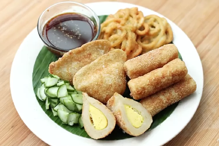 Explore Wisata Kuliner Indonesia: 7 Makanan Khas Wajib Coba Yang Bikin ...