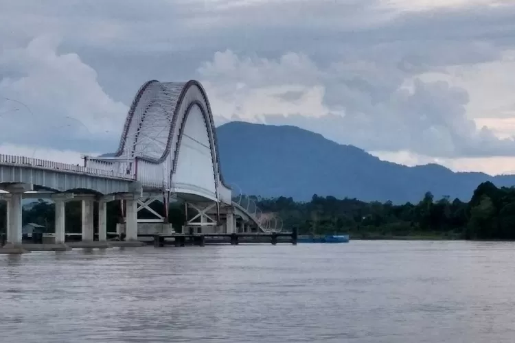 Nama-Nama Jembatan Terpanjang Di Kalimantan, Lebih Cepat Dibanding Naik ...