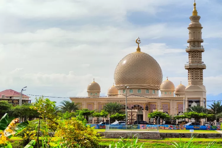 Jelajahi Keindahan Arsitektur 9 Masjid Di Sumatera, Landmark Bersejarah ...