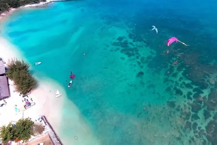 Pantai Tanjung Lesung, destinasi wisata tersembunyi di Banten yang patut dikunjungi. (Pinterest )