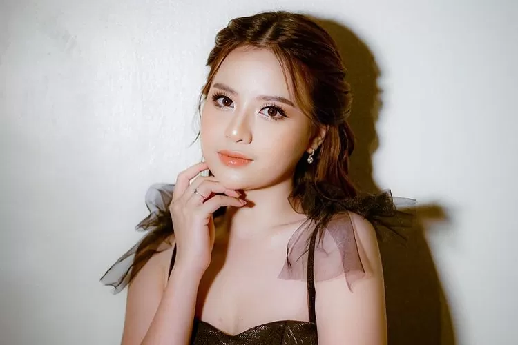 Penyanyi Anggi Marito pelantun lirik lagu 'Tak Segampang Itu'  (Instagram Anggimarito_fans)