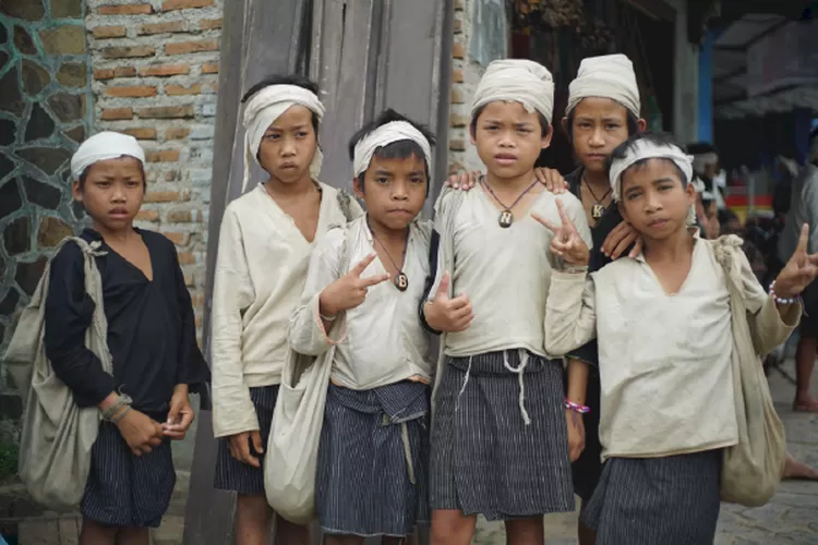 Ini Perbedaan Pakaian Suku Baduy Dalam Dengan Suku Baduy Luar Akurat