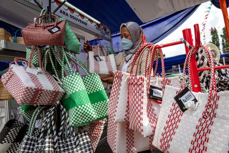 Agar Usaha Mikro Naik Kelas, Kemenkop UKM Ajak Pemda Perkuat Ekosistem ...