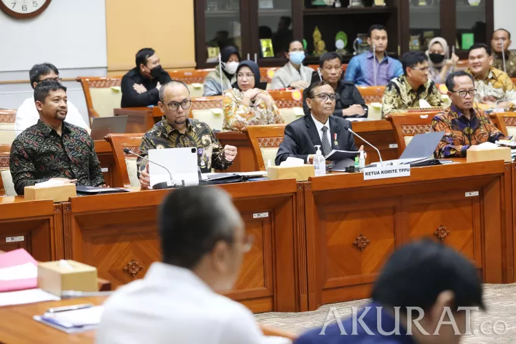 Mahfud MD-Arsul Sani Adu Dalil Saat Rapat DPR Soal Transaksi Janggal ...