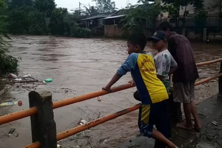 Pasuruan Mulai Dilanda Banjir, Sungai Rejoso Meluap Rendam Tiga Desa ...