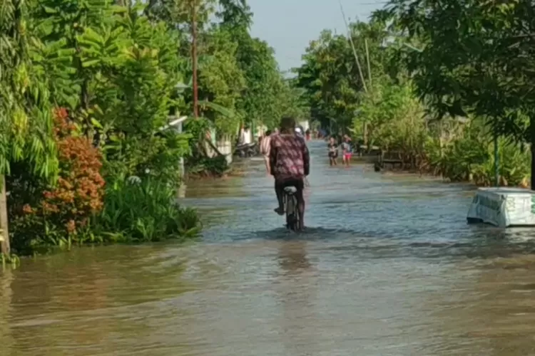 BMKG: Hujan Deras Disertai Angin Kencang Bakal Terjadi Di Jaksel Dan ...