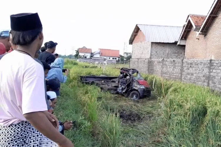 Pikap Tertabrak Kereta Di Probolinggo, Tiga Orang Meninggal Dunia ...