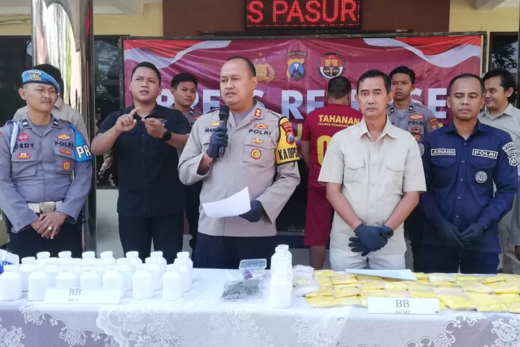 Dua Pengedar Obat Keras Asal Pasuruan Timur Dibekuk, 90 Ribu Butir ...