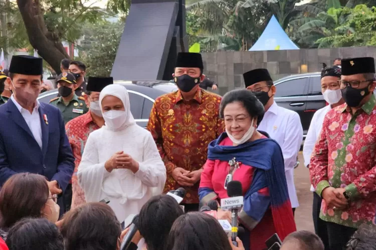 Anggap Megawati Seperti Ibu Jokowi Kalau Dalam Perjalanan Ada