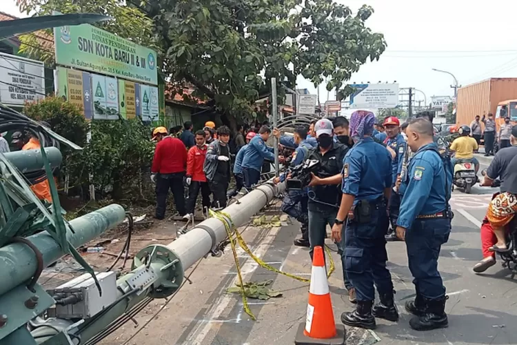 Kronologis Kecelakaan Maut Truk Trailer Di Kranji - Akurat