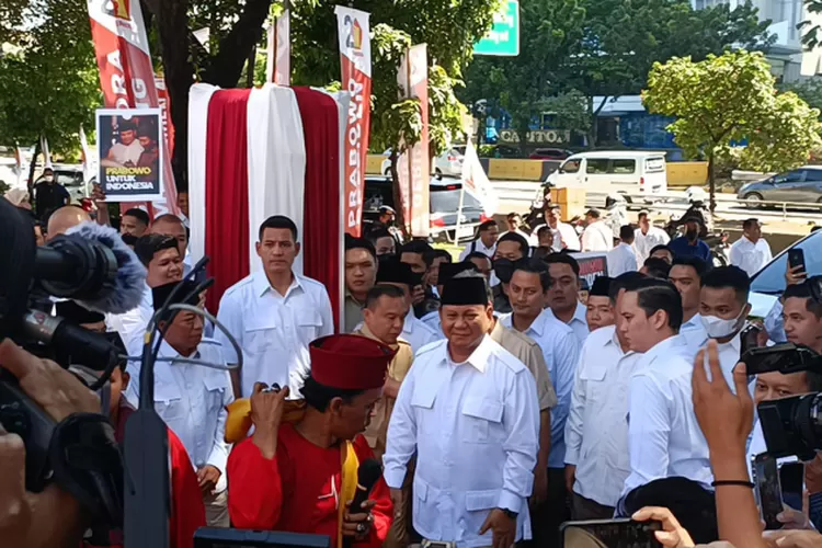 Prabowo Diteriaki Presiden Saat Resmikan Sekretariat Pemenangan - Akurat