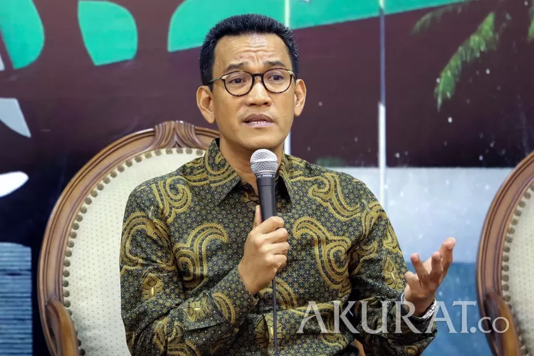 Rombak Komisaris Pelindo I, Erick Copot Refly Harun Dari Posisi ...