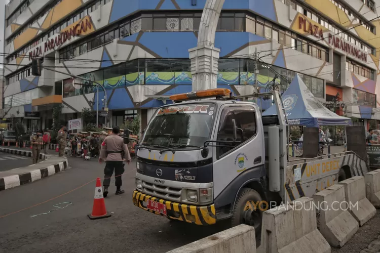 Parkir Sembarangan Di Kota Bandung, Siap-siap Diderek Atau Dicabut ...