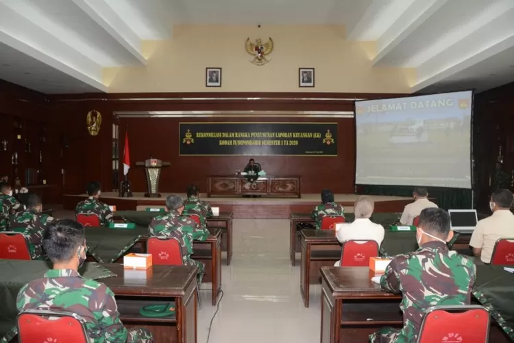 Kodam IV/Diponegoro menyelenggarakan kegiatan Rekonsiliasi Penyusunan Laporan Keuangan Kodam IV/Diponegoro Semester I TA. 2020, di Aula Makodam IV/Diponegoro, Watugong, Selasa (14/7/2020). (dok)