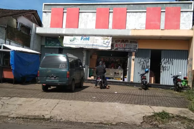 Lokasi penganiayaan yang dilakukan seorang pemuda kepada salah satu karyawan toko di Desa Kebumen Sukorejo Senin (04/01/2021). (edi prayitno/kontributor kendal)