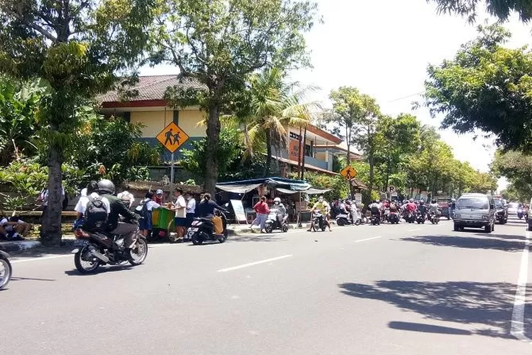 Angkutan Siswa Tak Kunjung Beroperasi, Siswa Dan Ortu ‘Serba Salah ...