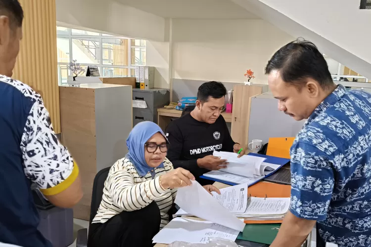 Meski Hari Libur, DPMD dan Perangkat Desa Tetap Bekerja