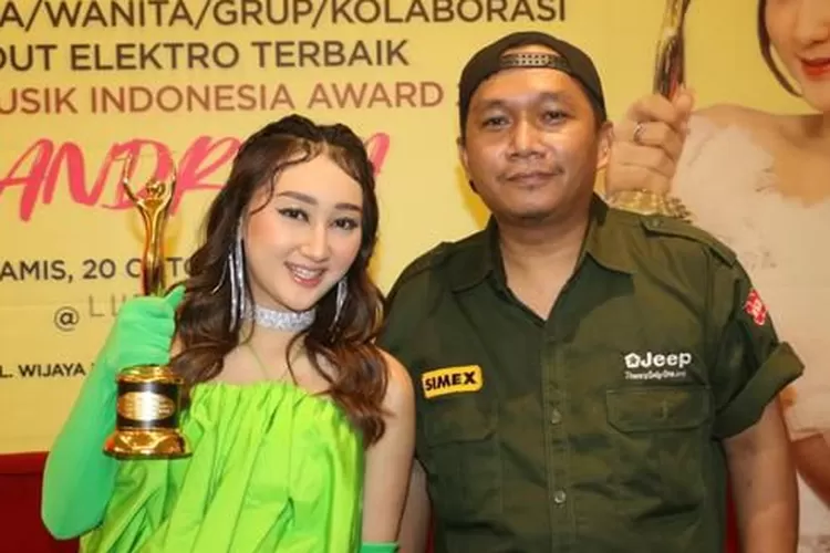 Sandrina Mengadakan Syukuran Usai Raih Penghargaan AMI Awards 2022 ...