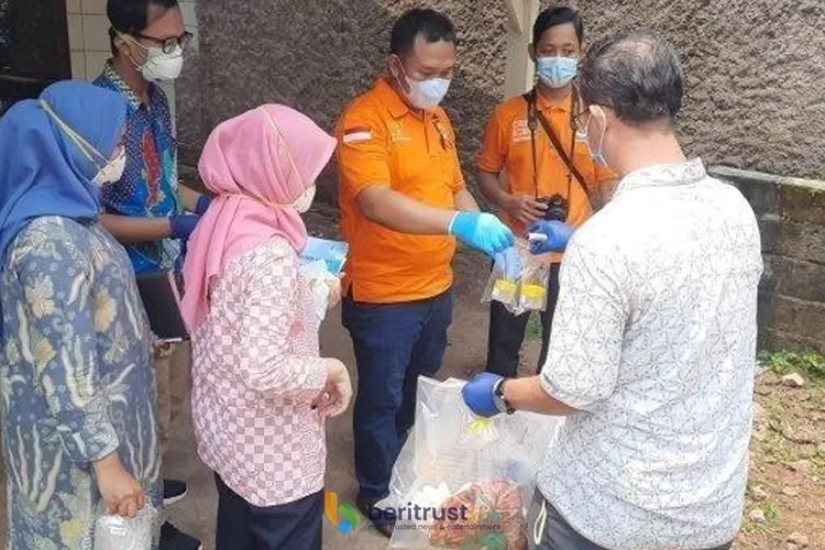 Sekeluarga Tewas Keracunan Di Bekasi, Polisi Masih Mencari Suami Korban ...