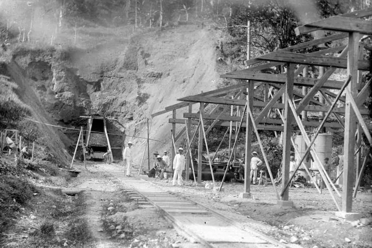 Potret Pertambangan Batu Bara Ombilin Sawahlunto yang dibuka Belanda Tahun 1888 (Foto Istimewa)