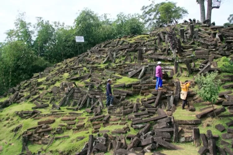 Menelisik Mitos, Sejarah Dan Legenda Situs Gunung Padang - RBG.id