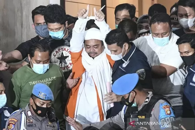 Habib Rizieq Shihab Resmi Ditahan Ternyata Ini Alasan Polisi Hops Id