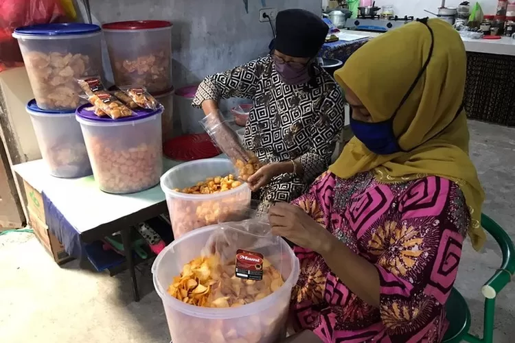 Ilustrasi kegiatan usaha kecil. Foto: Ist