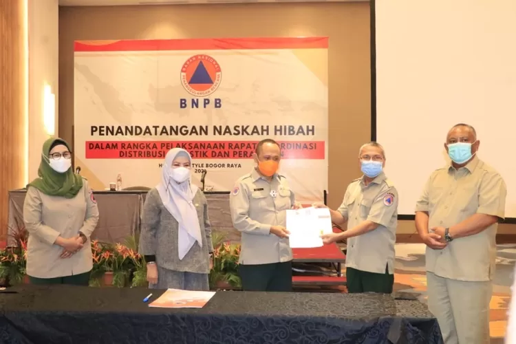 BNPB Serahkan Bantuan Alat Peralatan Bencana Alam Untuk Gorontalo ...