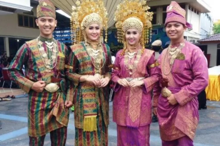 Unik Inilah 34 Pakaian Adat Tradisional Di Indonesia Indozone Travel
