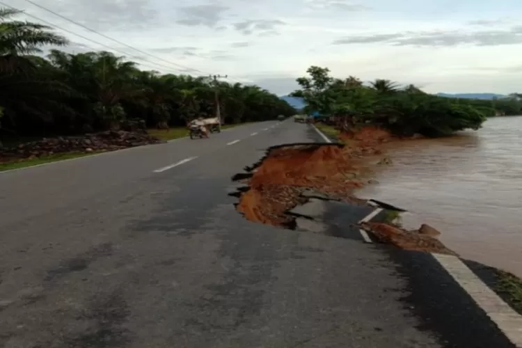 Banjir Langkat: Empat Jembatan Putus Dan Ratusan Rumah Terendam ...