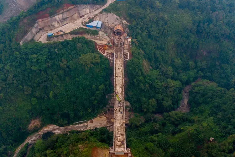 FOTO: Jembatan Tertinggi Proyek Kereta Cepat Jakarta-Bandung - Indozone ...