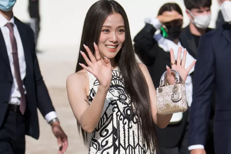 5 Fakta Jisoo BLACKPINK yang Curi Perhatian CEO Dior