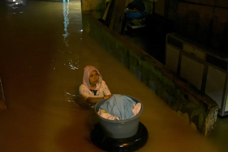 Banjir Di Kota Medan, Berikut Foto-fotonya - Indozone News