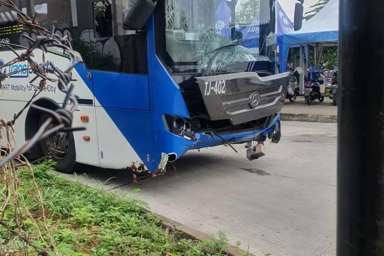 Transjakarta Berulah Lagi, Kali Ini Tabrak Pejalan Kaki Di Jaksel ...