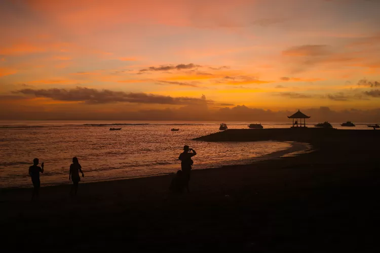 Panorama Matahari Terbit Di Wisata Pantai Sanur Bali, Ini Foto-fotonya ...