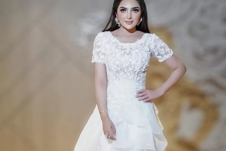 Bisa Jadi Inspirasi Yuk Intip Gaya Glamour Ashanty Istri Anang Hermansyah Indozone Beauty 5795