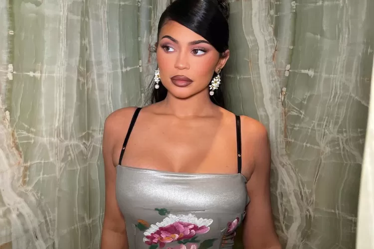 Geger Kylie Jenner Dikira Tanpa Busana Saat Liburan Ternyata Ini