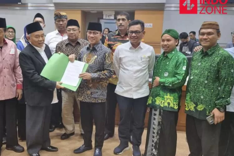 DPR Desak Kemenkeu Segera Buka Blokir Dana Untuk Madrasah Dan Pesantren ...