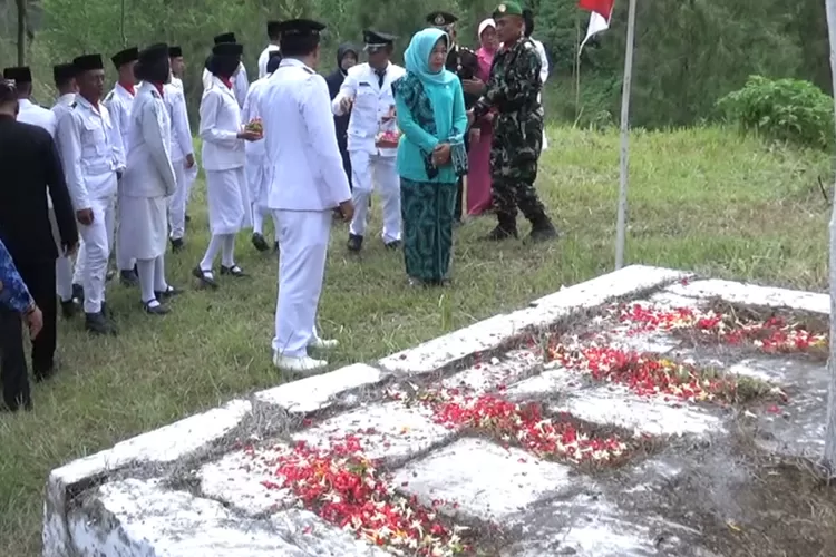 Misteri 4 Makam Tanpa Nama di Lereng Bromo, Selalu Ditaburi Bunga Pada