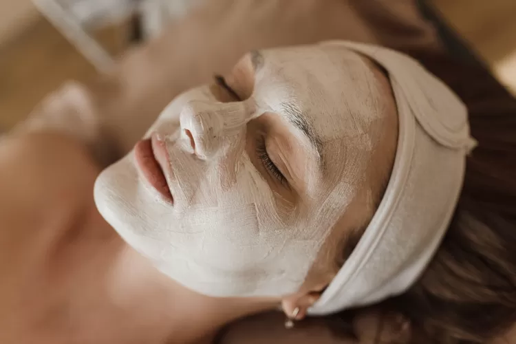 6 Cara Membuat Masker Wajah Yang Aman Dari Bahan Alami, Mudah ...