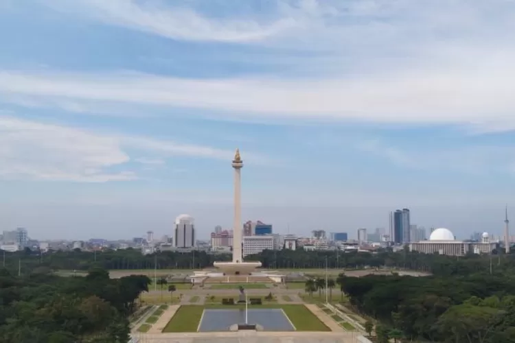 Enggak Jadi Ditutup Monas Akan Buka Sampai Wib Dan Ada Air Mancur Menari Indozone Travel