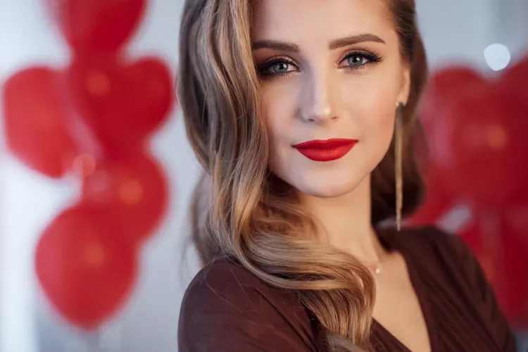 Ingin Tampil Cantik Di Hari Valentine Bisa Ikuti Tips Makeup Ini