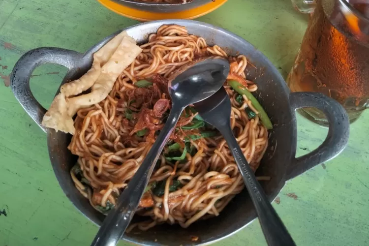 Cobain Kuliner Di Bakso Jimat Dan Mie Mangap Temanggung, Sensasi Makan ...