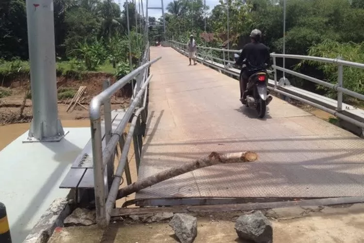 Jembatan Penghubung Dua Desa Terputus Jawa Pos 