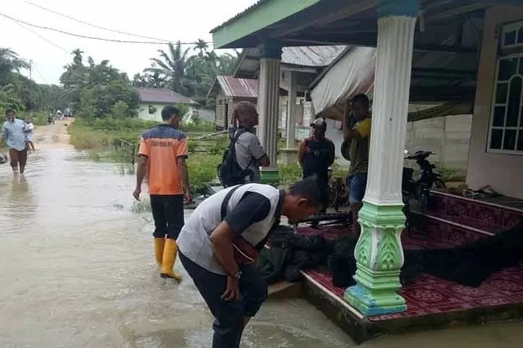 4 Ribu Rumah Di Inhu Terendam Banjir - Jawa Pos