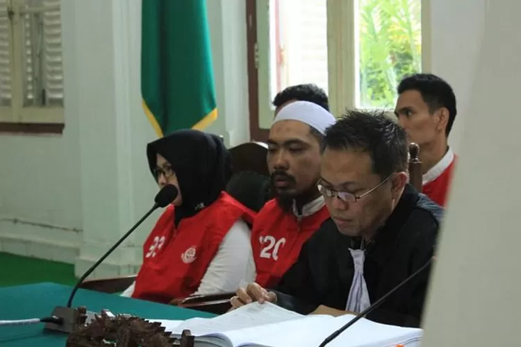 Hakim Tidak Hadir Karena Sakit, Sidang Abu Tours Ditunda - Jawa Pos