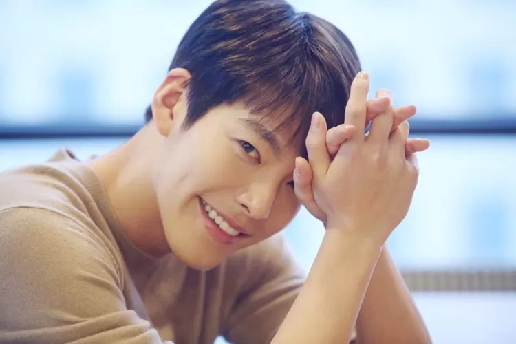 Kim Woo Bin Beli Bekas Kantor Pusat Label Bts Big Hit Entertainment Di Nonhyeon Dong Seharga Rp