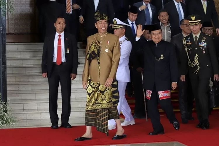 Makna Di Balik Dasi Merah Dan Busana Sasak Presiden Jokowi - Jawa Pos